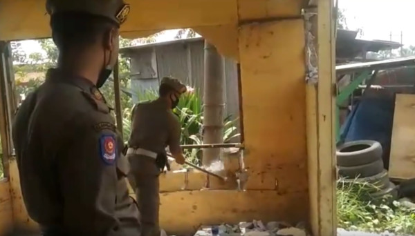 Pembongkaran Bangunan Liar di Serang Ricuh, Satpol PP Disiram Air Kotor