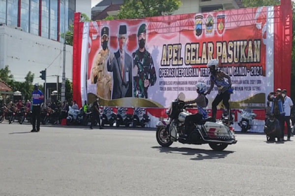 Atraktif! Penampakan Pasukan Moge Polwan Cantik saat Pamer Aksi Mendebarkan