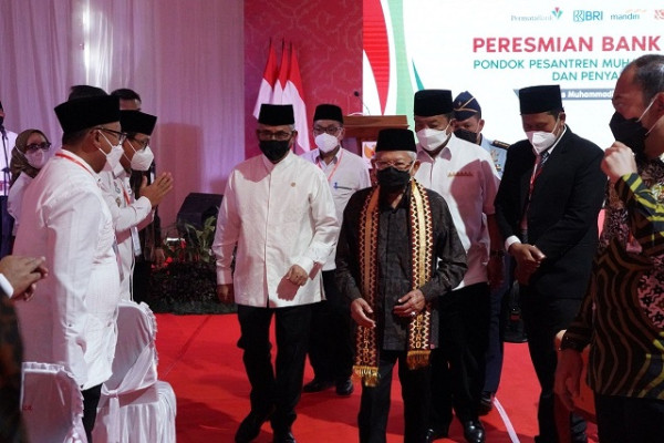 Tingkatkan Akses Keuangan Masyarakat, Wapres Resmikan Bank Wakaf Mikro di Lampung