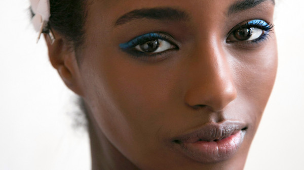 5 Tren Makeup untuk 2022, dari Bentuk Alis sampai Warna Blush On