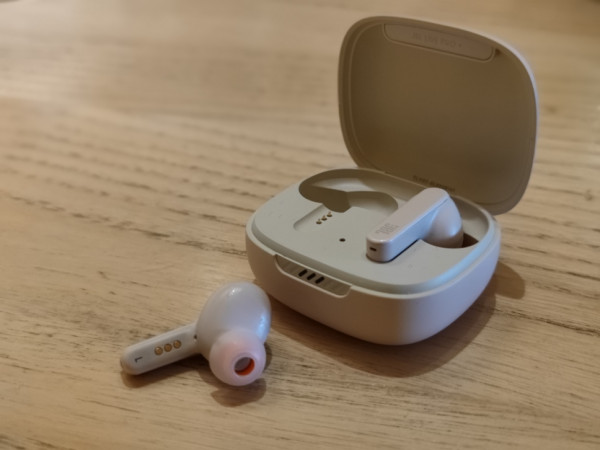 Review JBL Live Pro+, TWS Rp2,7 Juta Pesaing Berat AirPods Pro