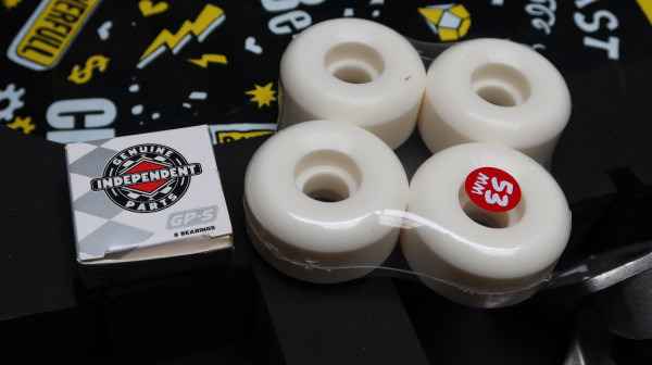 Unboxing POCO X Crooz, Beli Ponsel Bonus Satu Set Skateboard