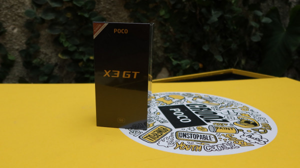 Unboxing POCO X Crooz, Beli Ponsel Bonus Satu Set Skateboard