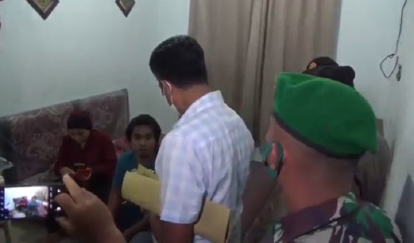 Digerebek Aparat Sejumlah Pasangan Mesum Kaget Ada yang Tak Sempat Pakai Celana Dalam