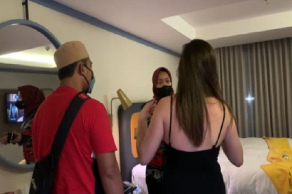 Deretan Selebgram Cantik Pamer Aurat Berujung Bui, Nomer 3 Paling Bikin Gempar