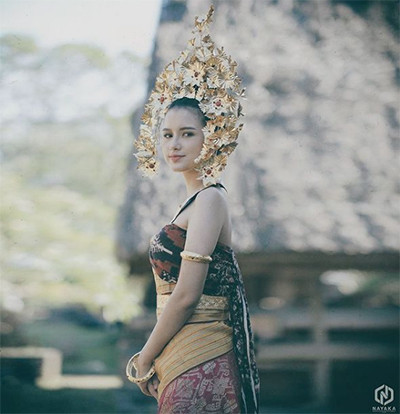 Cantiknya Sarah Menzel Pacar Azriel Hermansyah dalam Balutan Baju Adat Bali