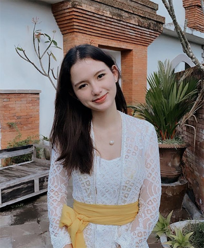 Cantiknya Sarah Menzel Pacar Azriel Hermansyah dalam Balutan Baju Adat Bali