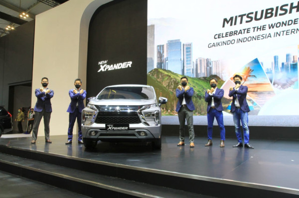 Paket SMART Bikin Harga Mitsubishi New Xpander dan New Xpander Cross Kompetitif