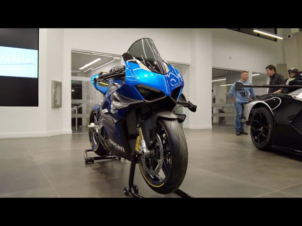 Ducati Superleggera V4 dengan Sentuhan Lamborghini Aventador SVJ