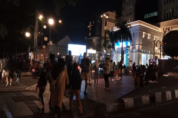 Jelang Tahun 2022, Begini Penampakan Pusat Kota Bandung yang Mulai Dipadati Warga