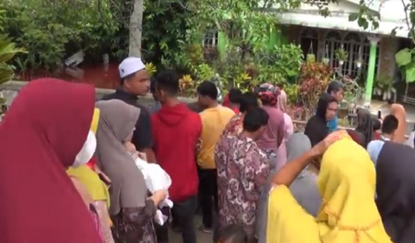 Gempar! Genangan Banjir di Aceh Utara Mendadak Berubah Jadi Merah Darah