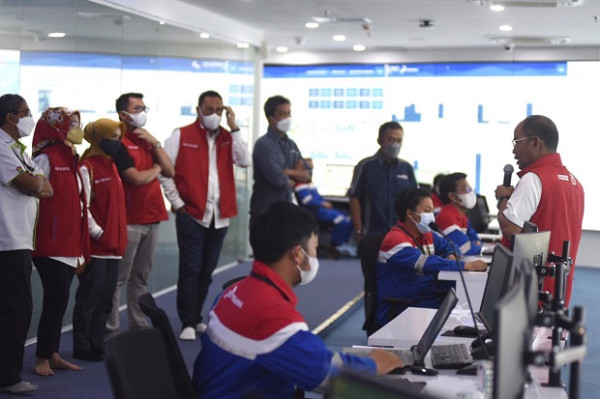 Malam Tahun Baru, Dirut Pertamina Pantau Ketersediaan BBM dan LPG di Seluruh Indonesia
