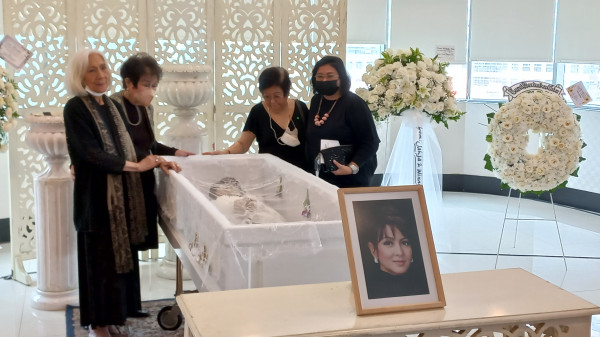 Nindy Ellesse Sudah Siapkan Baju untuk Dipakai di Peti Mati Sebelum Meninggal