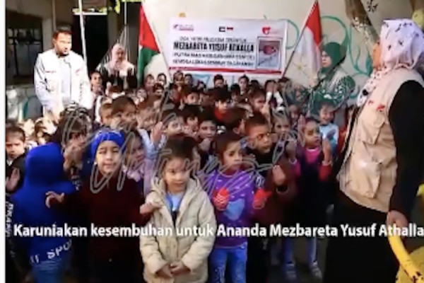Putra Arie Untung Sakit Didoakan Puluhan Anak Palestina Agar Cepat Sembuh, Fenita: Ya Allah Sedih Banget