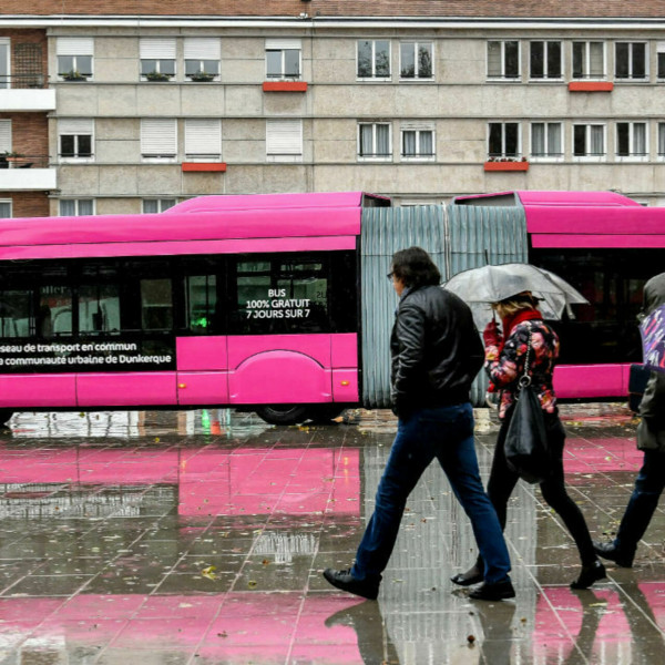Iklan Mobil di Prancis Wajib Promosikan Naik Bus, Bersepeda dan Jalan Kaki