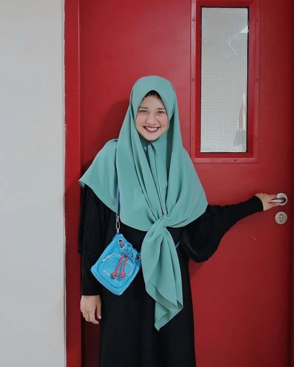 Profil Zikri Daulay, Artis yang Kepergok Ciuman Bibir dengan Ayu Aulia