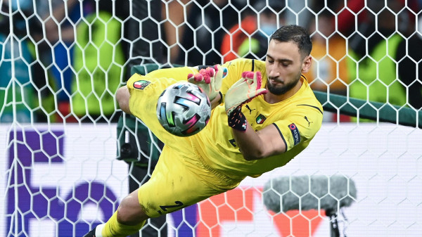 3 Kiper Terbaik Kandidat The Best FIFA 2021, Salah Satunya dari Afrika!