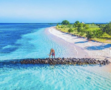 4 Tempat Wisata Instagramable di Lombok, Nomor 3 Pantainya Indah Banget