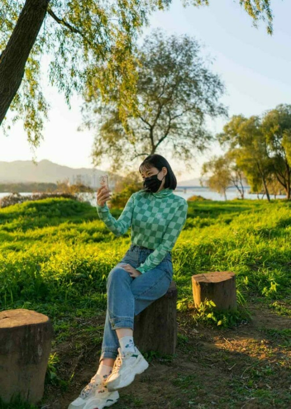 8 Outfit ala Perempuan Korea untuk Dicoba pada 2022