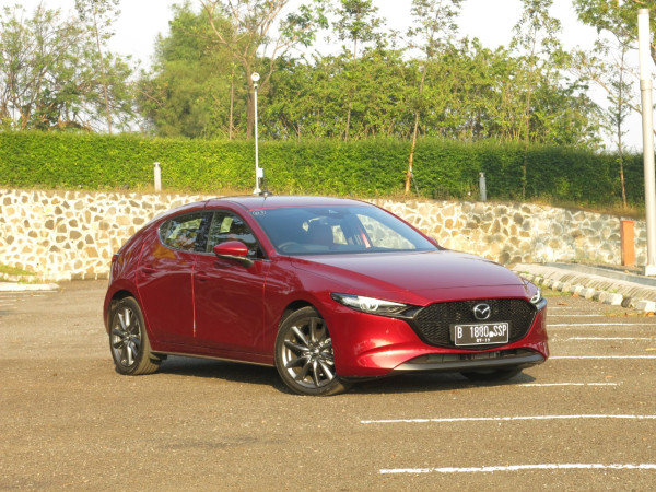 Adu Keren Mobil Mazda Lidya si Pelakor vs Kinan Istri Setia, Siapa Menang?
