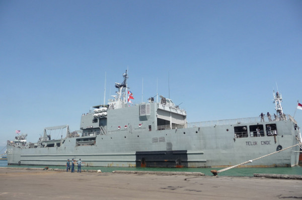 2 Kapal Perang Amfibi LST Dijual, Apa Bedanya dengan Kapal LPD?