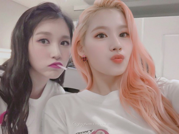 20 Pasangan Idol K-Pop yang Wajahnya Serasi, Mirip Kembar!