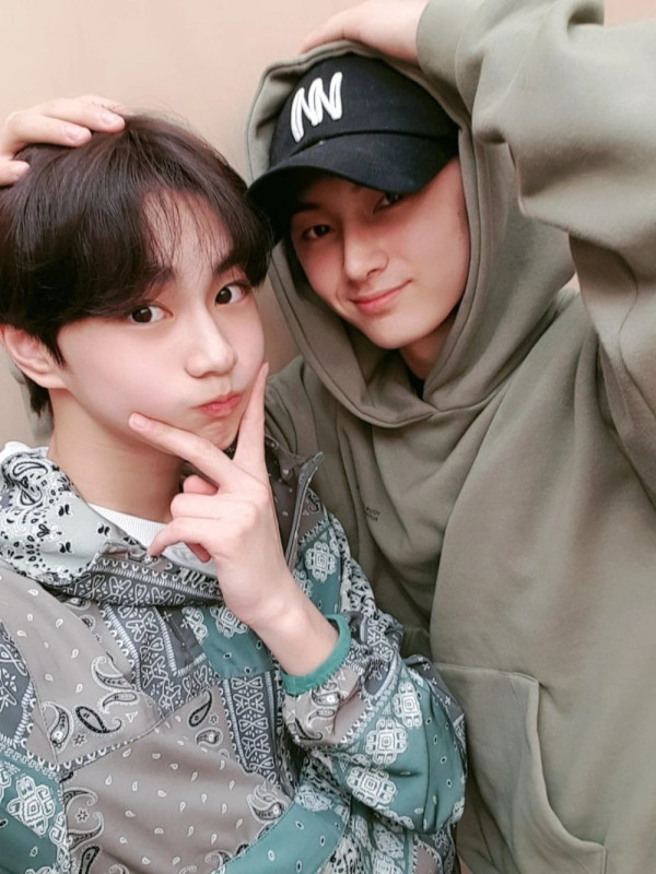 20 Pasangan Idol K-Pop yang Wajahnya Serasi, Mirip Kembar!