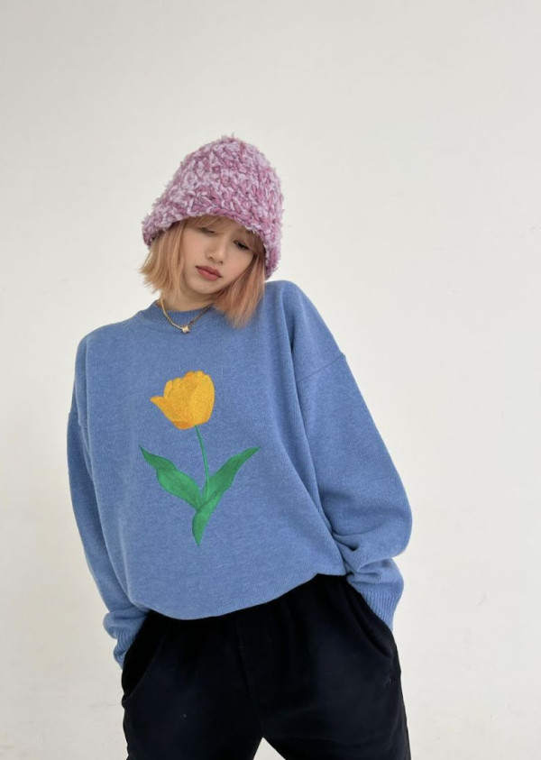 Lisa BLACKPINK Pakai Baju Milik Label Kakak Jungkook, Langsung Sold Out!