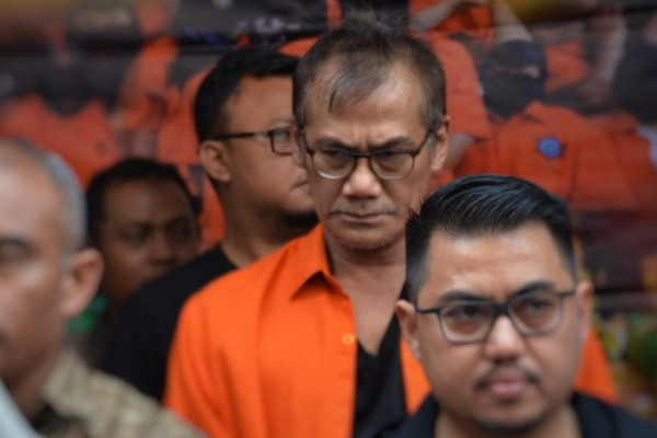Seperti Ardhito Pramono, 6 Artis Ini Pernah Diciduk karena Ganja