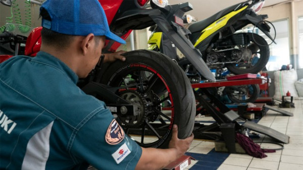 6 Cara Merawat Motor Sport Agar Awet dan Tahan Lama