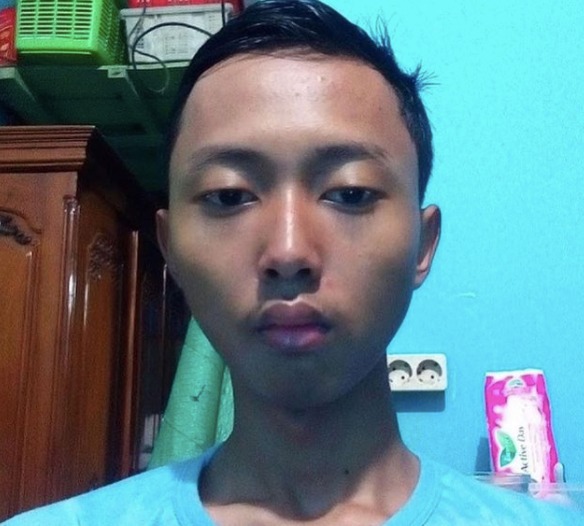 5 Potret Ghozali Everyday yang Jual Foto Selfie Rp13 Miliar, Nomor Terakhir Wajahnya Dianggap Unik