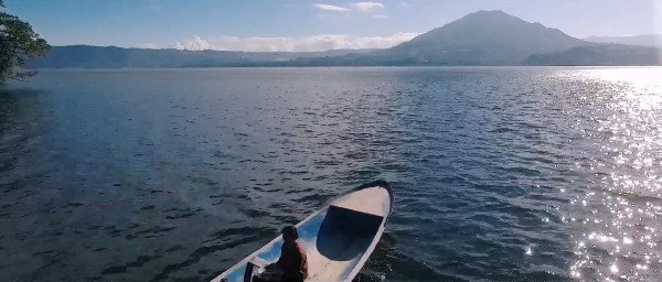 Film Beyond The Lake Trunyan, Kapal yang Berlayar ke Negeri Kematian