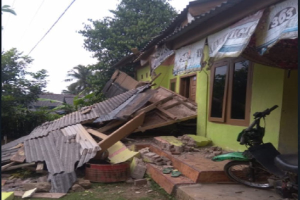 Penampakan Kerusakan Akibat Gempa M6,7 di Sumur Pandeglang Banten