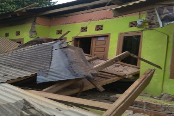 Penampakan Kerusakan Akibat Gempa M6,7 di Sumur Pandeglang Banten