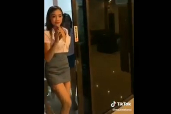 Hadirkan Wanita Seksi Berseragam SMA, Karaoke Rimba Raya Minta Maaf