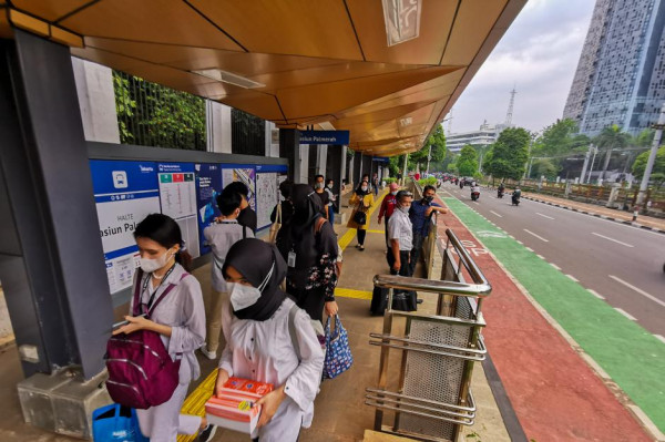 Terlambat Ngantor? Jangan Terobos Jalur Transjakarta, Ini Sanksinya!