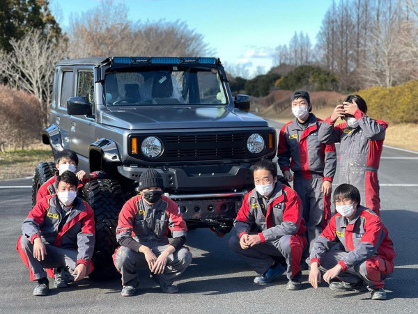 Suzuki Jimny 5 Pintu, Dewa Gunung Bikinan Mahasiswa Jepang
