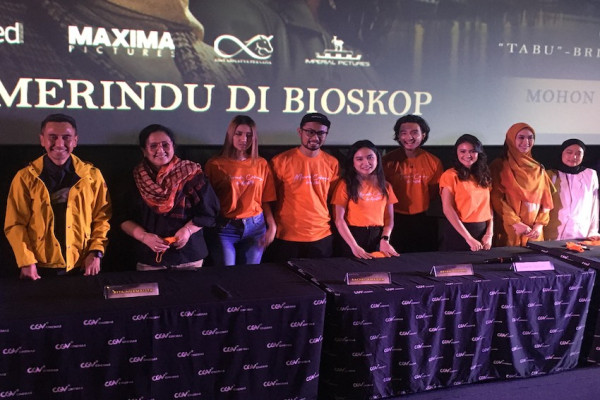 Perdana Main Film Religi, Amanda Rawles Tampil Anggun Kenakan Hijab