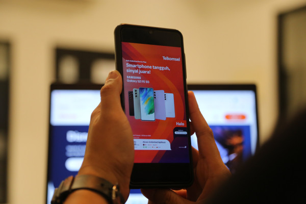 Harga Rp9 Juta, Ini Keuntungan Beli Paket Bundling Galaxy S21 FE Telkomsel Halo