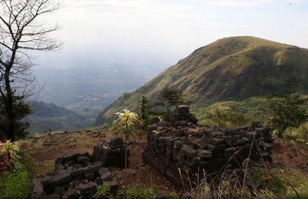 Harta Karun Gunung Penanggungan Jejak Peninggalan Kerajaan Majapahit