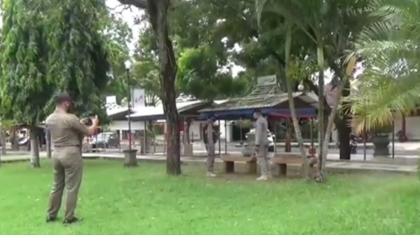 Viral! Video Pelajar Mesum di Alun-alun Pacitan Bikin Geger
