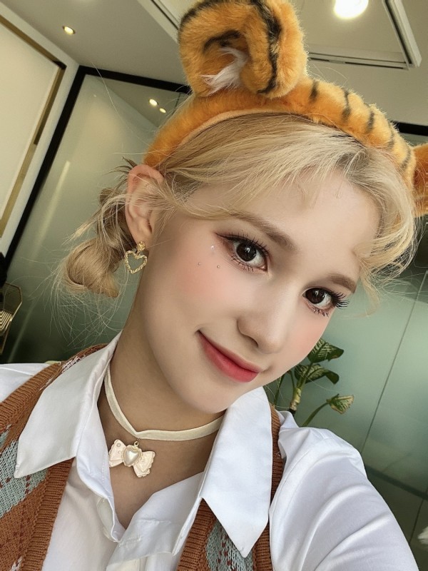 Heuning Bahiyyih Kep1er Diduga Tak Dapat Hadiah saat Fansign, Ekspresinya Jadi Sorotan