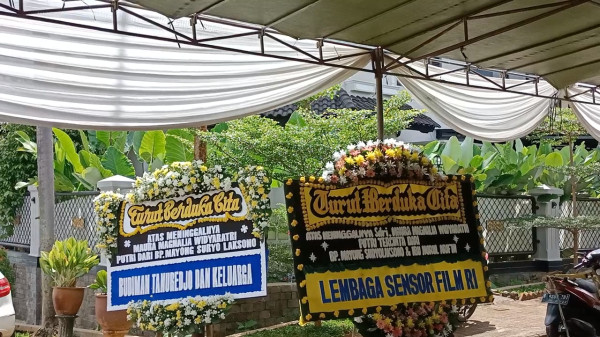 Maura Magnalia Anak Nurul Arifin Meninggal Dunia, Begini Suasana Rumah Duka