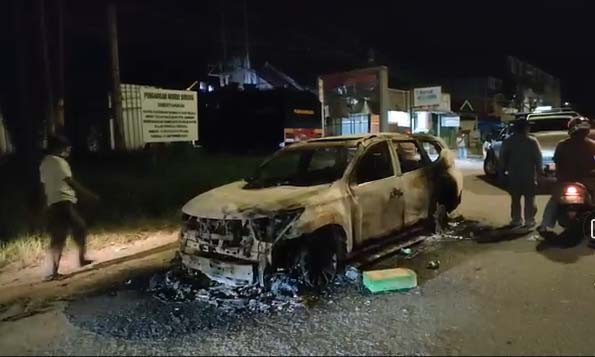 Penampakan Api Membara hingga Mobil Dibakar Saat Amuk Massa di Diskotek Double O Sorong