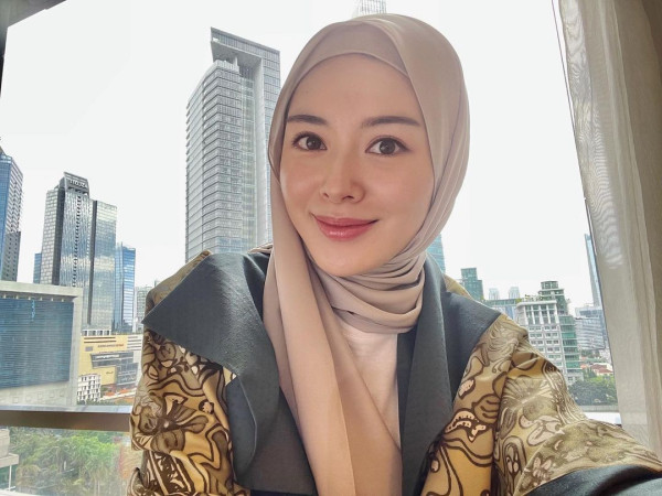 Cerita Ayana Moon Jadi Muslim di Korea Selatan, Harus Beli Alat Shalat dari Indonesia
