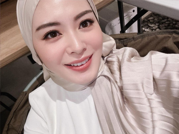 Cerita Ayana Moon Jadi Muslim di Korea Selatan, Harus Beli Alat Shalat dari Indonesia