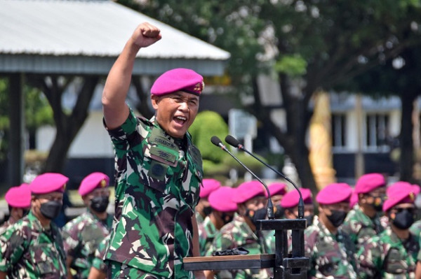 Ribuan Prajurit Pasukan Elite TNI AL Lepas Jenderal Marinir Perisai Hidup Jokowi