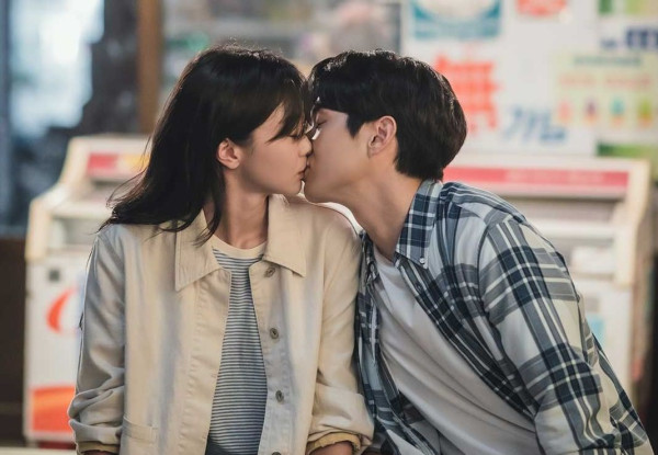 Our Beloved Summer Tamat, Ini 5 Momen Pasang-Surut Hubungan Kim Da-Mi dan Choi Woo-Shik