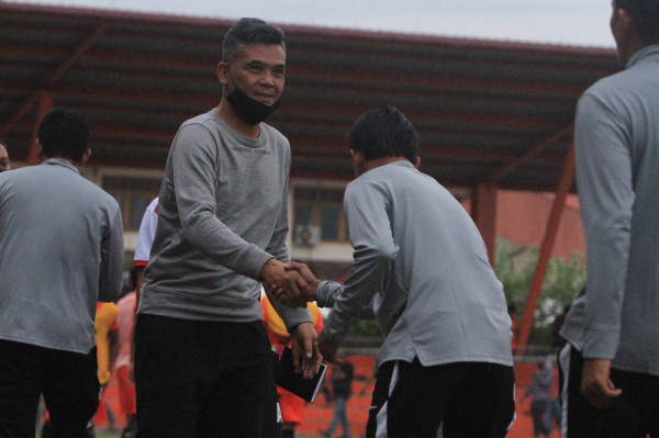 Ini Daftar 13 Pelatih yang Dipecat Korban Keganasan Liga 1 2021/2022