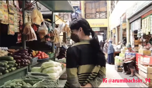 Gaya 8 Artis Belanja ke Pasar Tradisional, Siapa Paling Keren?